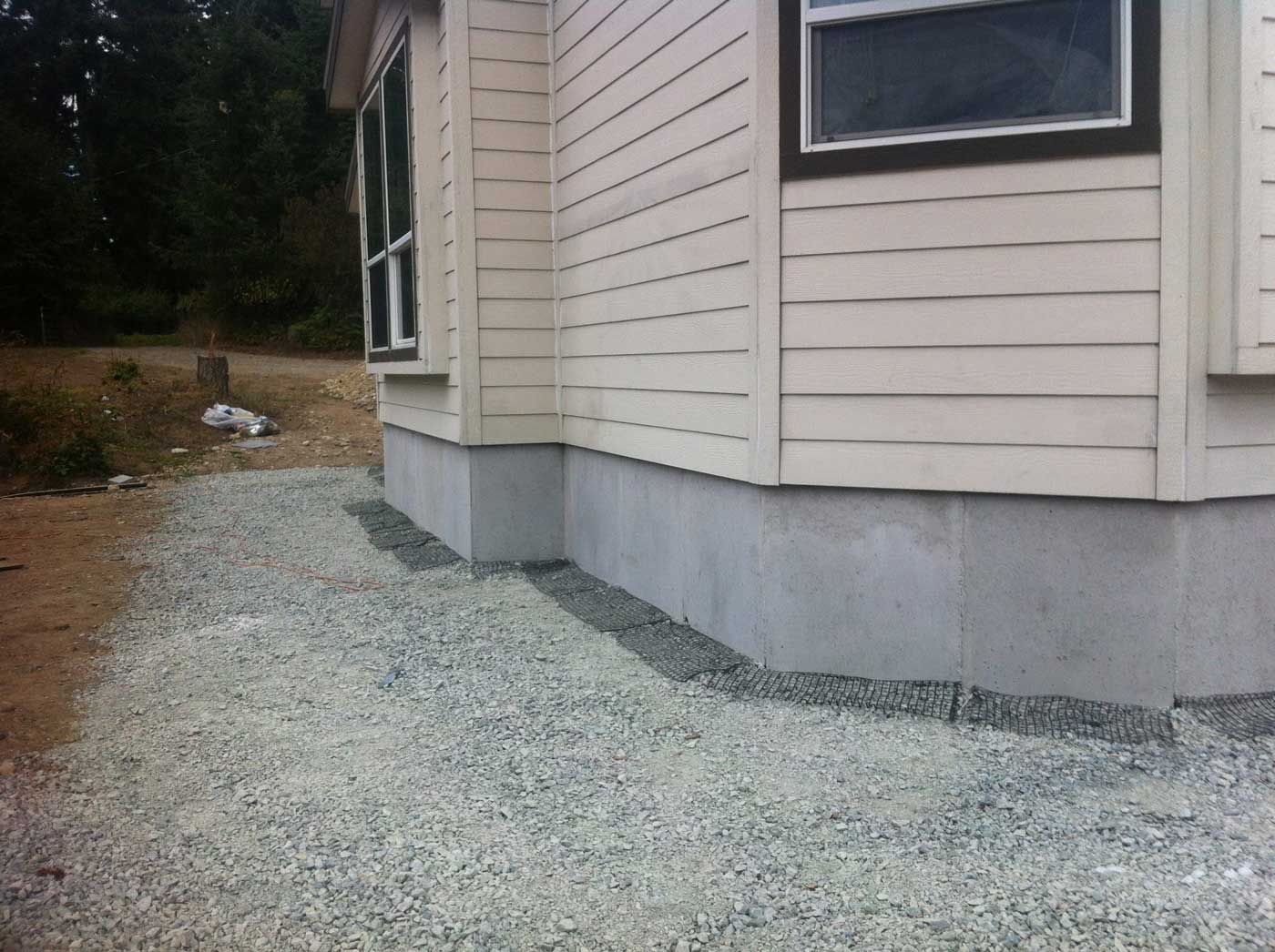 Manufactured Home Skirting Using DURASKIRT™ Technology DURASKIRT